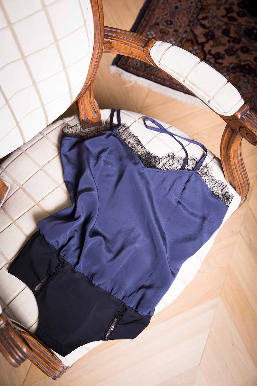 Top en soie bleu